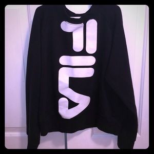 Black long sleeve cropped fila shirt